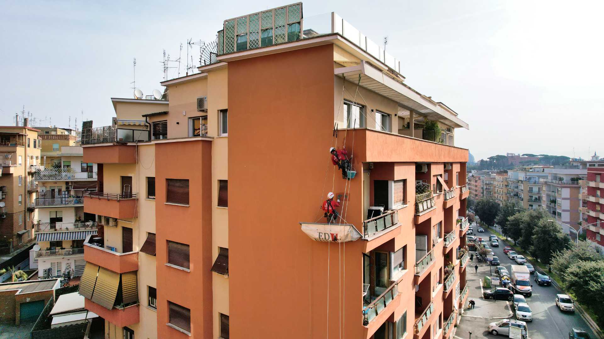 Come eliminare un nido di vespe troppo esposto